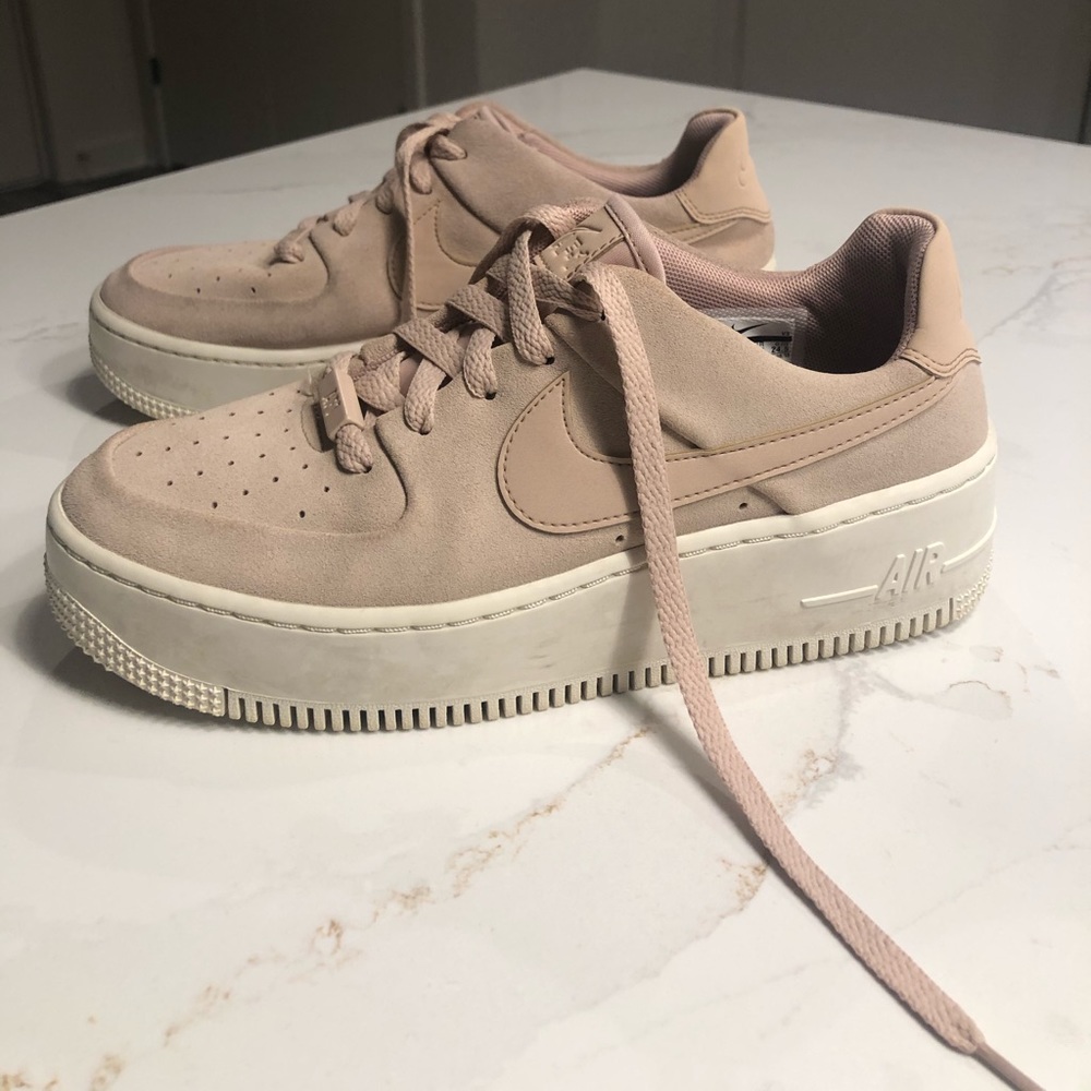 NIKE Sage Low Platform Sneaker